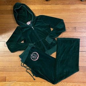 Gorgeous green Juicy Couture sweatsuit!